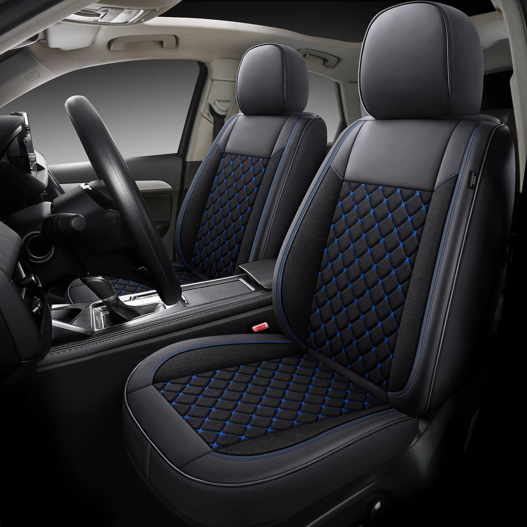 Zwart met blauwe stiknaden